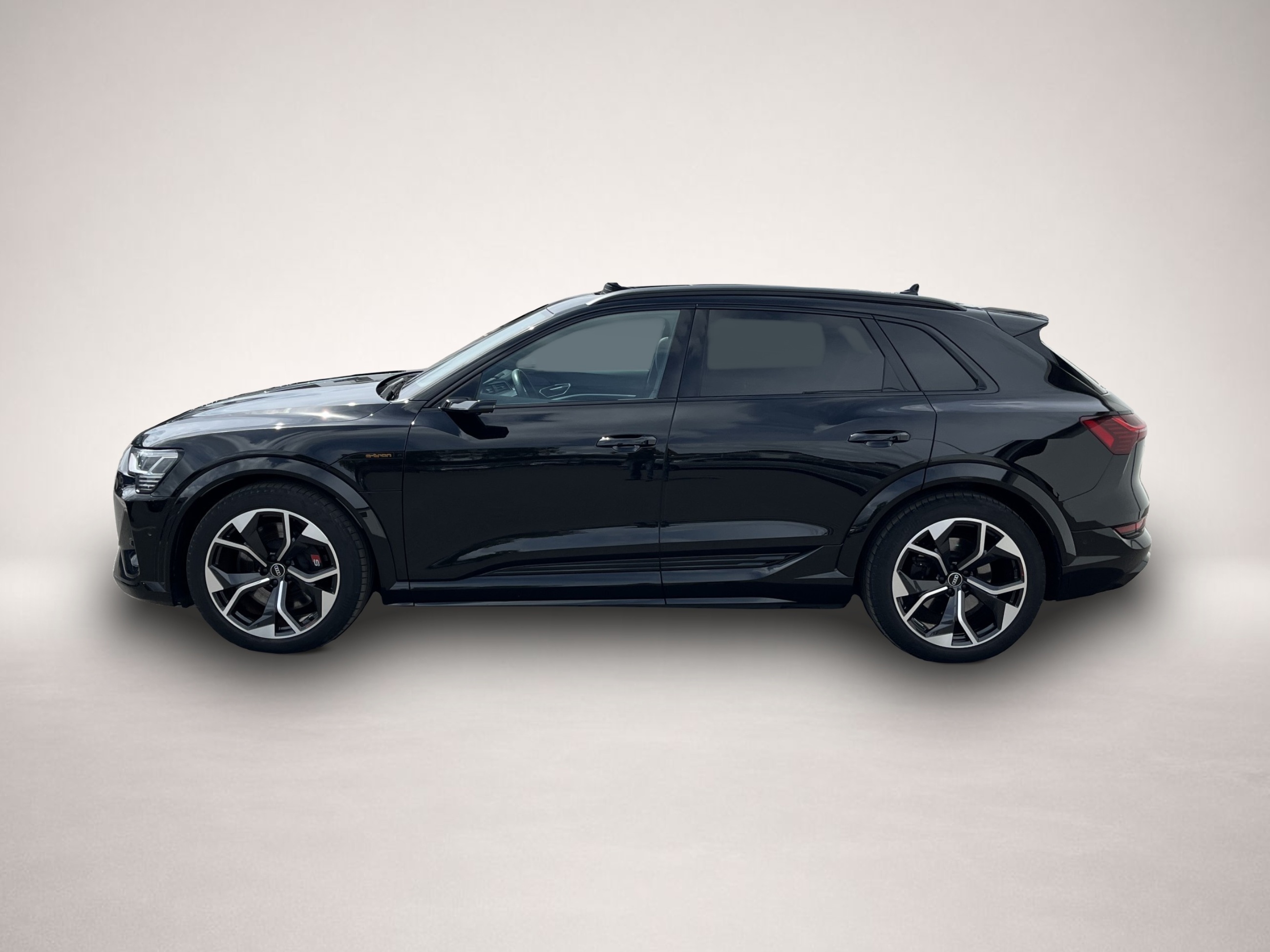 Fotografie 2 des Audi quattro e-tron S quattro 265¤ m.20% Anz. PANO HeadUp Nav