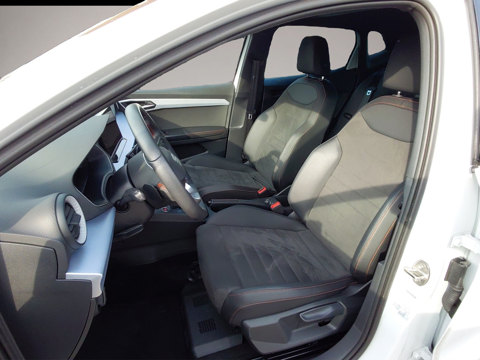 Bild 3 Seat Ibiza 1.0 TSI DSG FR PANO KAMERA NAVI LED BEATS