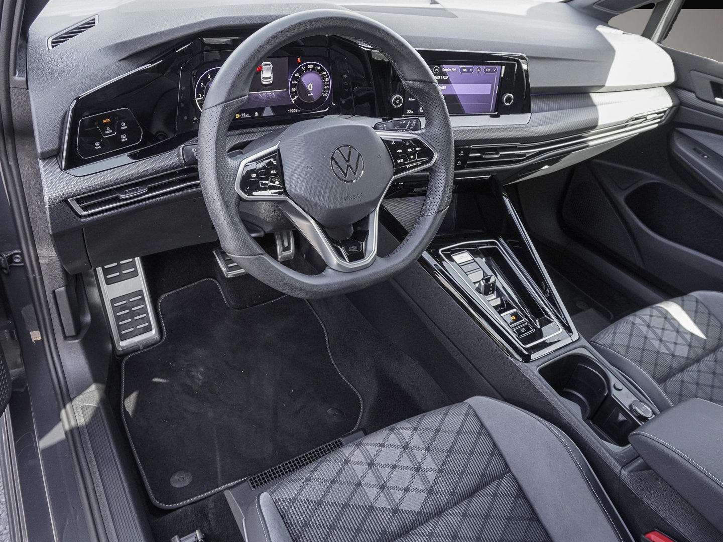 Bild 7 Volkswagen Golf 1.5 eTSI DSG R-Line