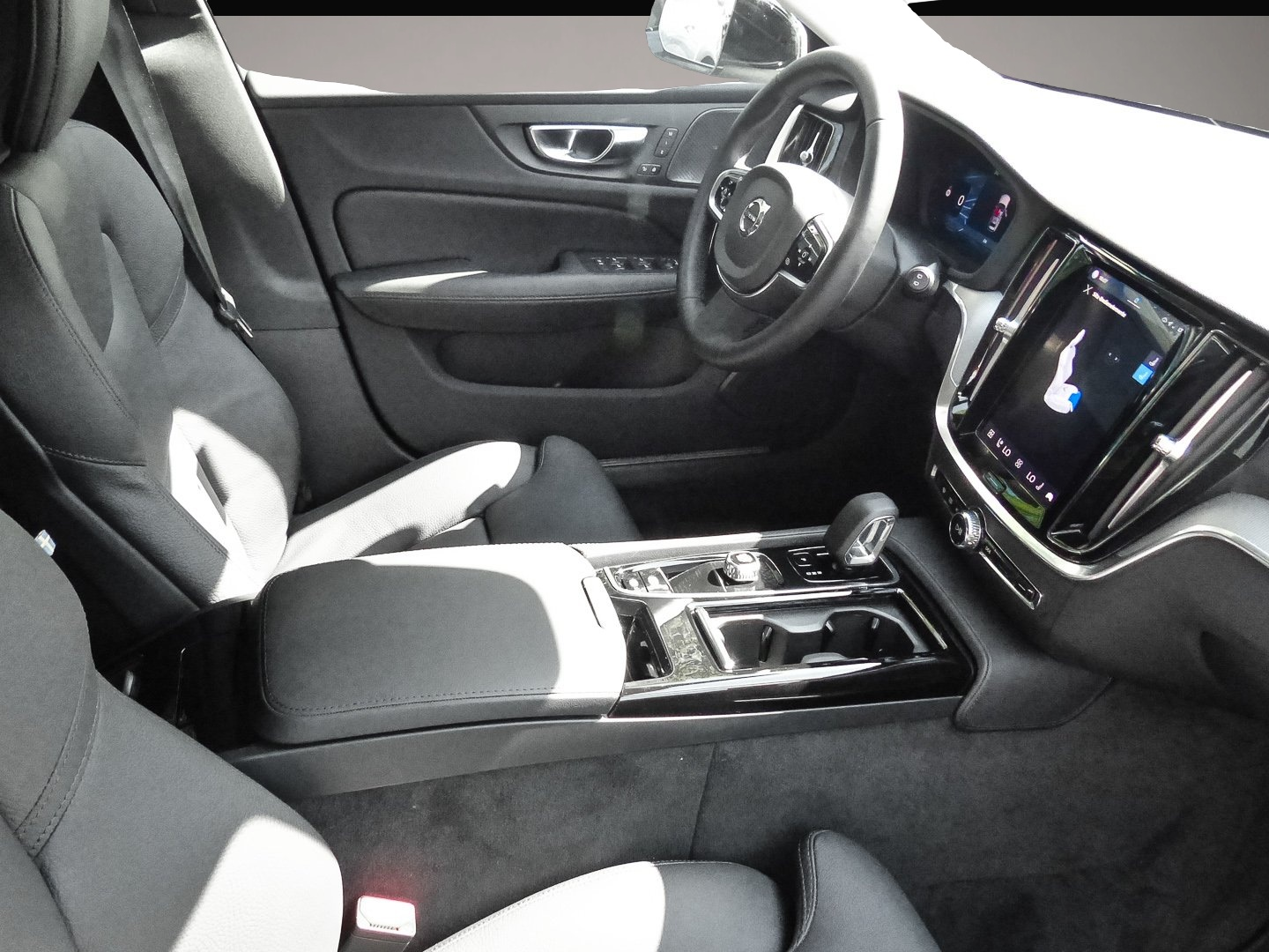 Bild 6 Volvo V60 T8 Twin Engine AWD Plus Dark Plug-In LED Kam
