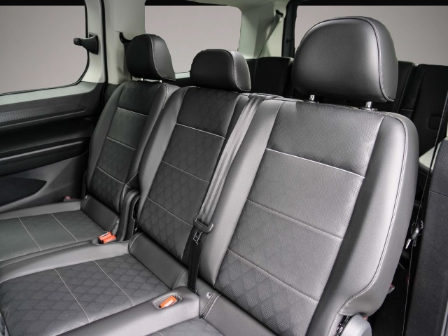 Bild 6 Ford Tourneo Connect Grand PHEV 150PS Titanium 7-Sitz