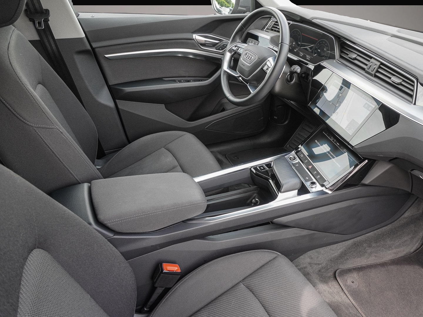 Fotografie 6 des Audi Q8 e-tron 55 quattro Advanced