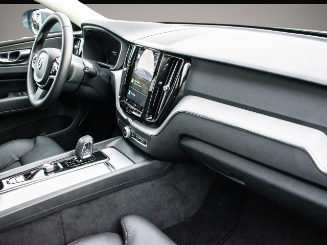 Bild 3 Volvo XC60 Plus Bright Recharge Plug-In Hybrid AWD T8