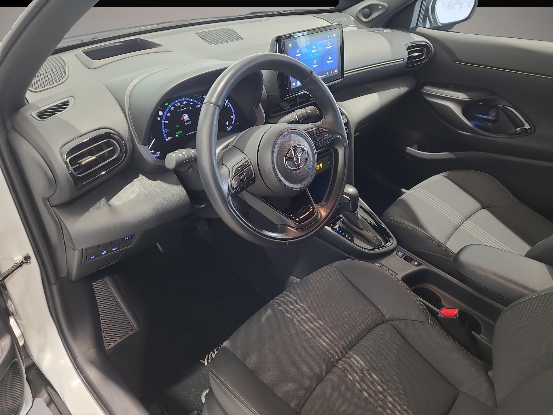 Bild 6 Toyota Yaris Cross Bluetooth Head Up Display Navi LED