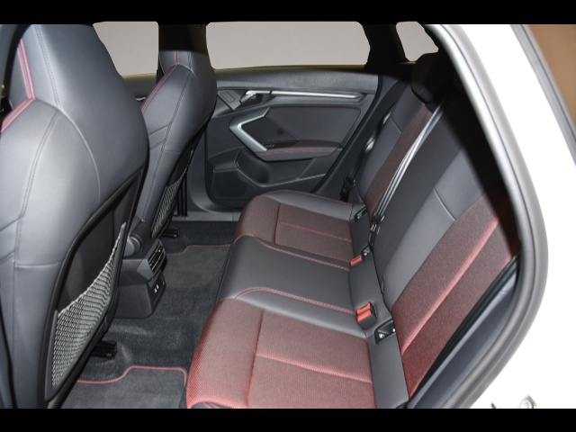 Bild 6 Audi quattro S3 Sportback 2.0 TFSI quattro S tronic Matrix/Sp