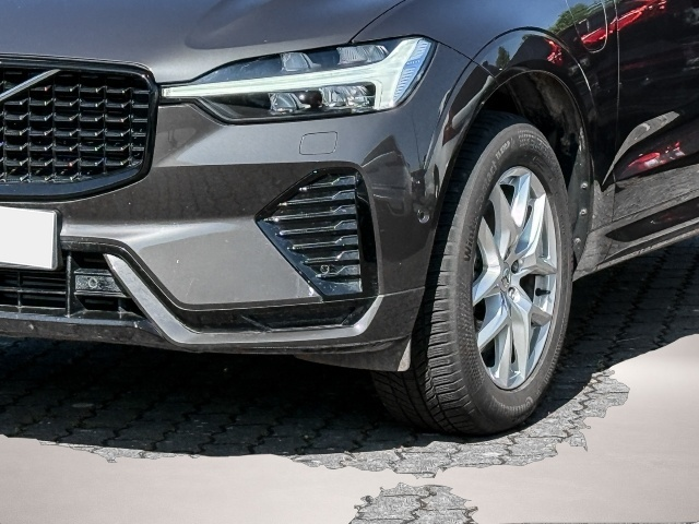 Fotografie 3 des Volvo XC60 Ultra Dark Recharge Plug-In Hybrid AWD T8 T