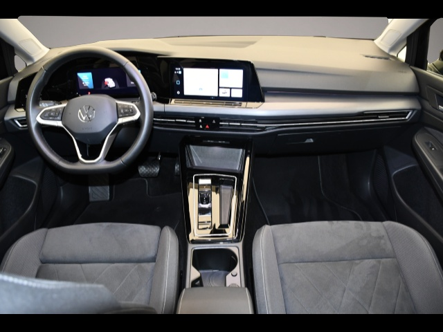 Fotografie 4 des Volkswagen Golf 8 VIII 1.5 eTSI DSG Style AHK/Rückkam/Multi