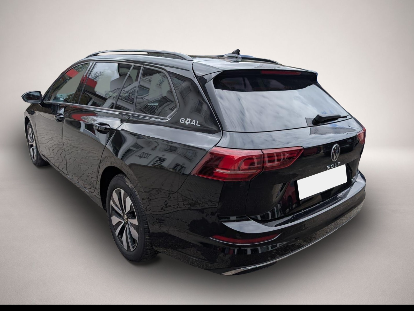 Fotografie des Volkswagen Golf 1.5 eTSI Variant Goal Navi Totwinkel Kamera