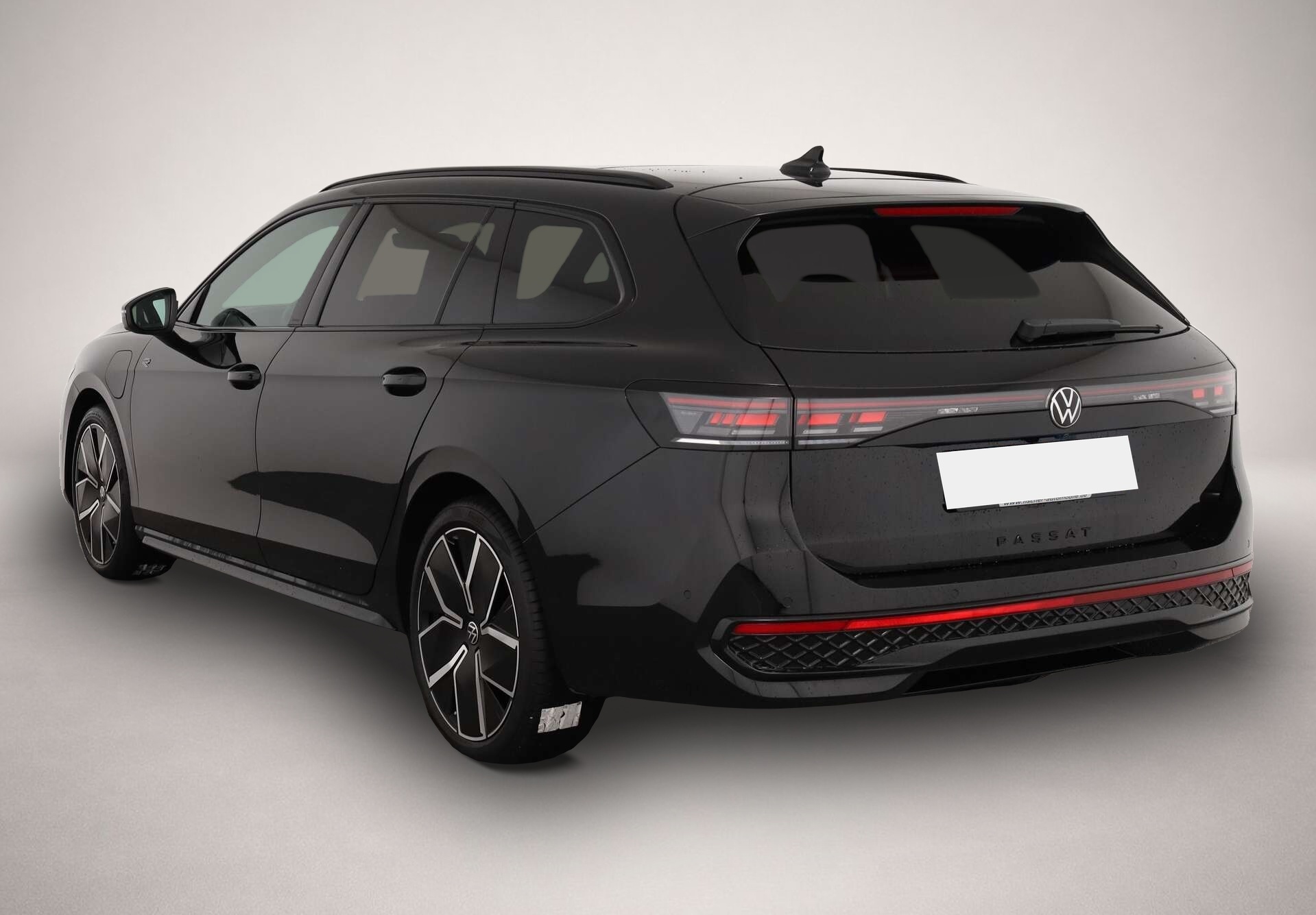 Bild 3 Volkswagen Passat 1.5 eHybrid R-Line Signature