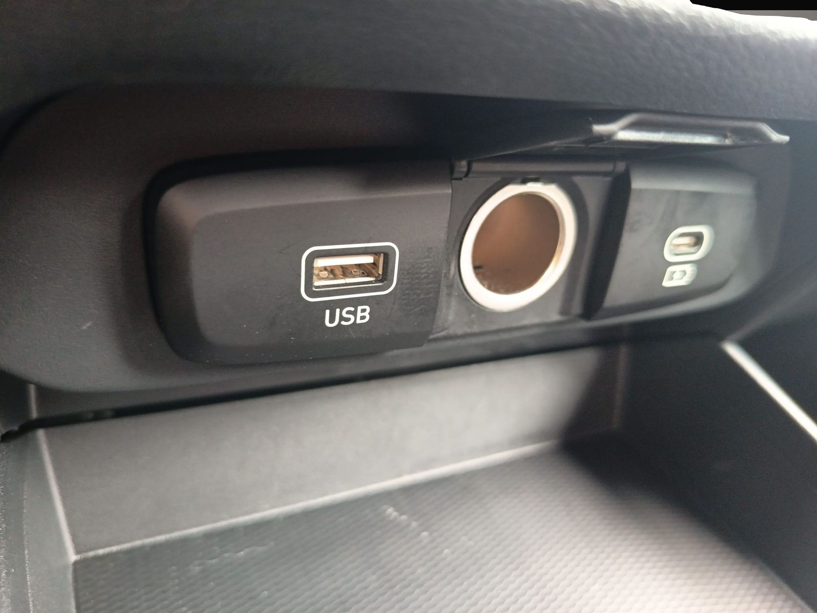 Bild 5 Hyundai i10 1.0 Trend *NAVI*KLIMA*CARPLAY*ANDROIDAUTO*
