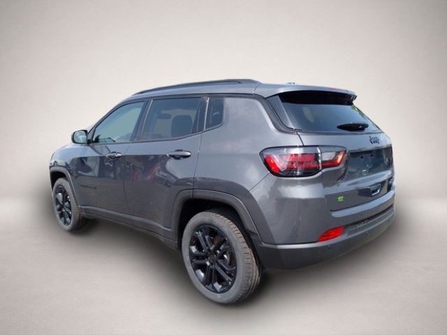 Bild 4 Jeep Compass Night Eagle MHEV FWD 1.5 CARPLAY PDC SHZ