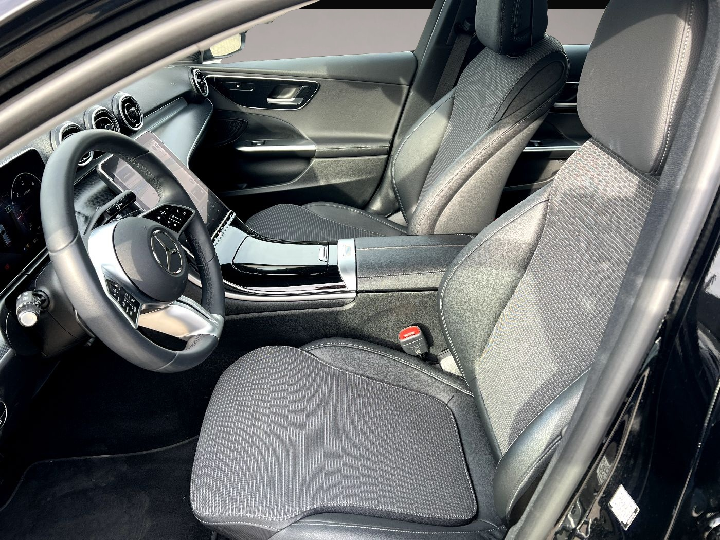 Bild 7 Mercedes-Benz C 200 C 200d T Avantgarde *LED Navi Leder Kamera DAB*