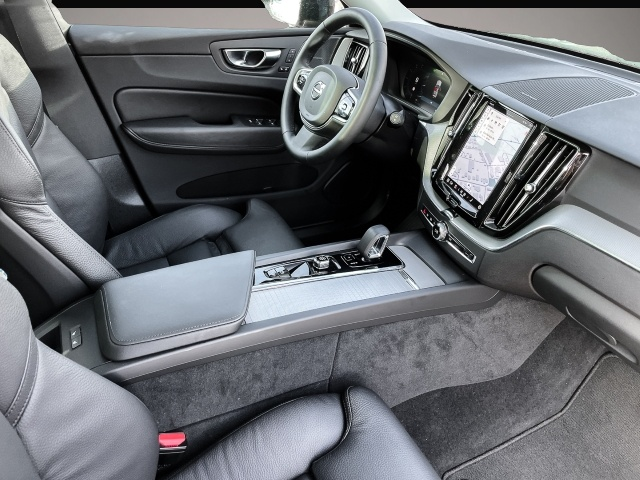 Bild 3 Volvo XC60 Plus Dark Recharge Plug-In Hybrid AWD T8 Tw