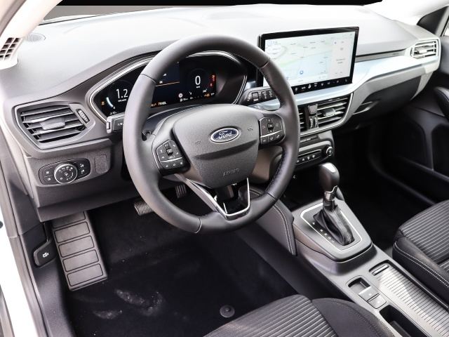Bild 3 Ford Focus Turnier Active X 155PS Automatik Panorama