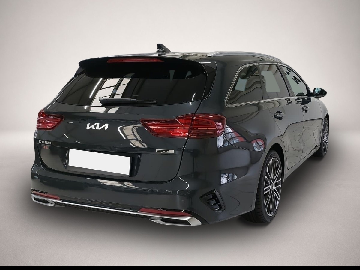 Fotografie 2 des Kia cee'd / CEED SW 1.5 T-GDI DCT7 GT-LINE TECHNOLOGIE PERFO
