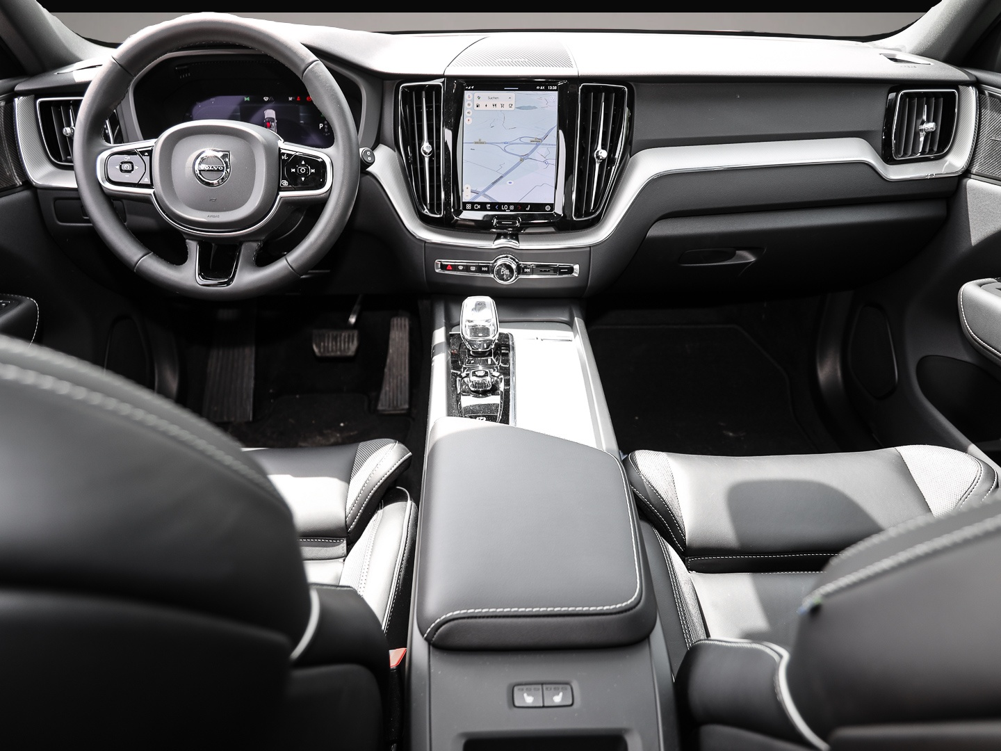 Bild 4 Volvo XC60 Plus Dark Recharge Plug-In Hybrid AWD T8 Tw