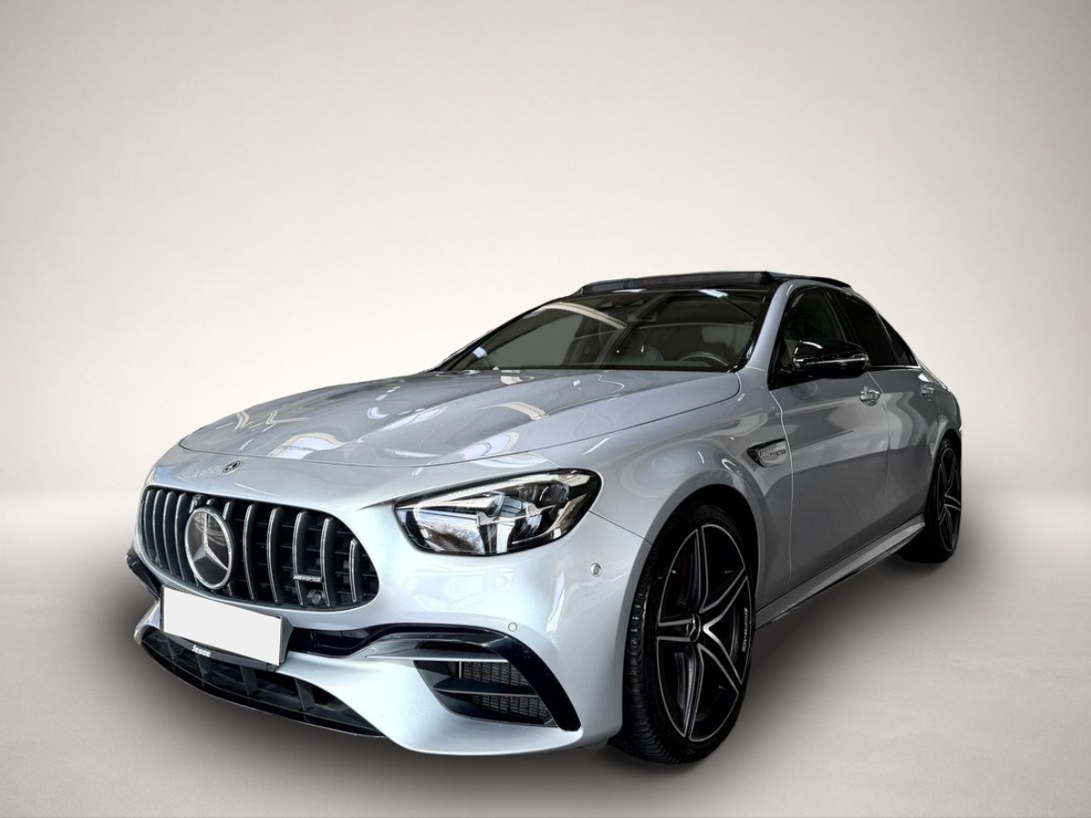Fotografie Mercedes-Benz E 63 AMG S 4M+ Night Drivers-P. Pano 360 Burm.