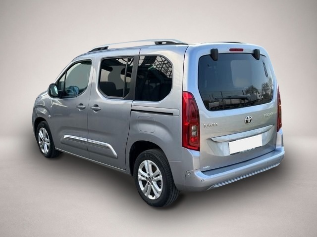 Fotografie 3 des Toyota Proace City Verso 1.2 L1 Team Deutschland Pano,T