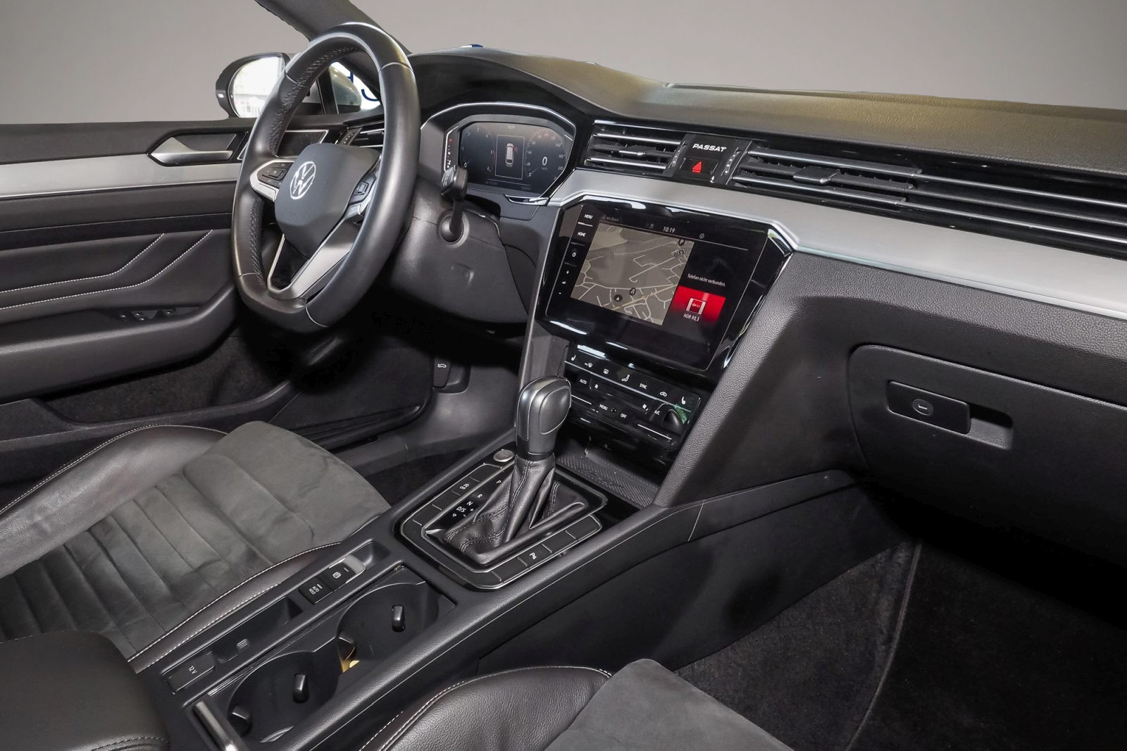Bild 6 Volkswagen Passat Variant 2.0 TDI DSG Elegance-Navi*AHK*Kam