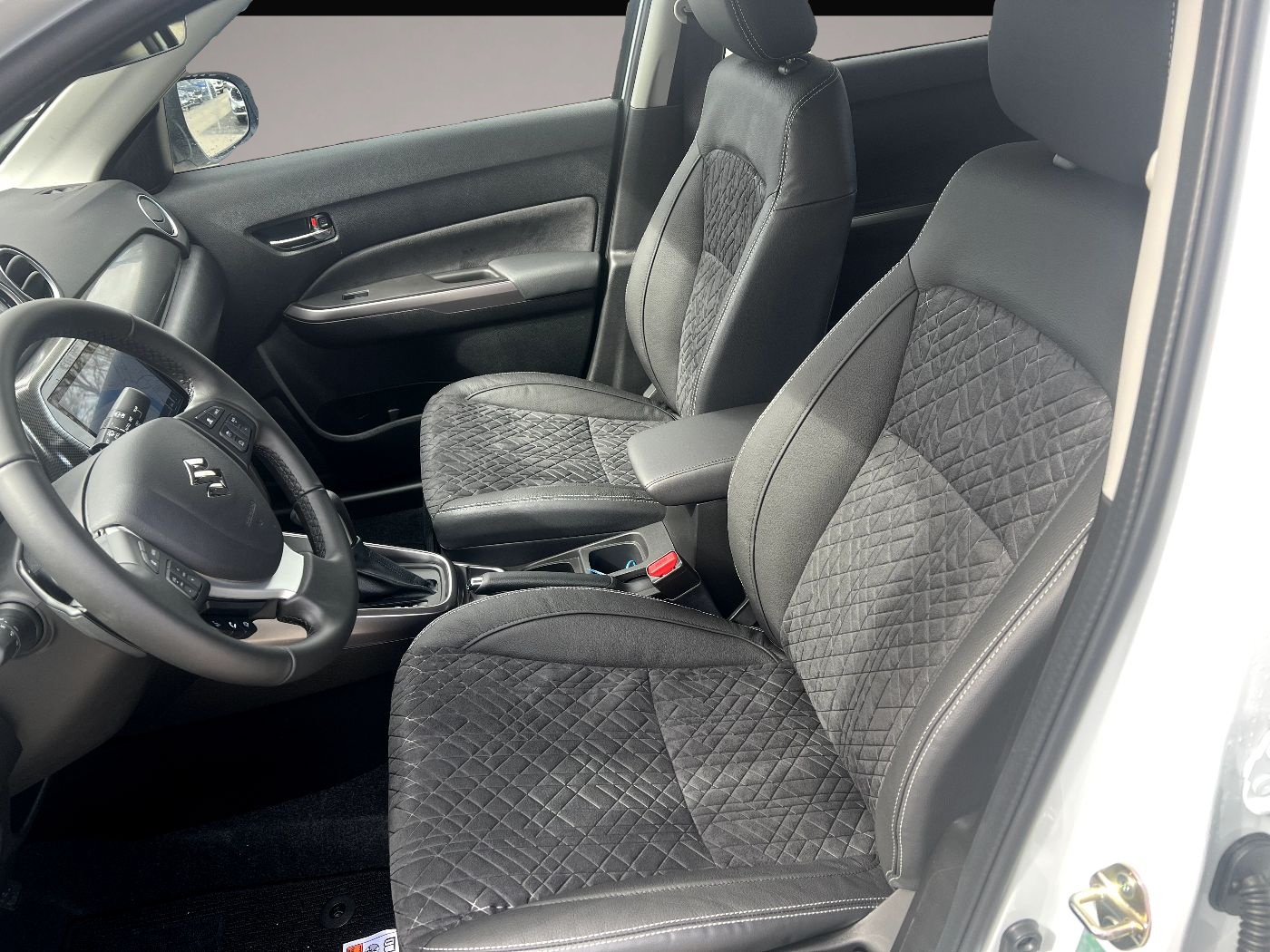 Bild 7 Suzuki Vitara 1.4 Automatik GLX *LED Navi Leder Kamera*