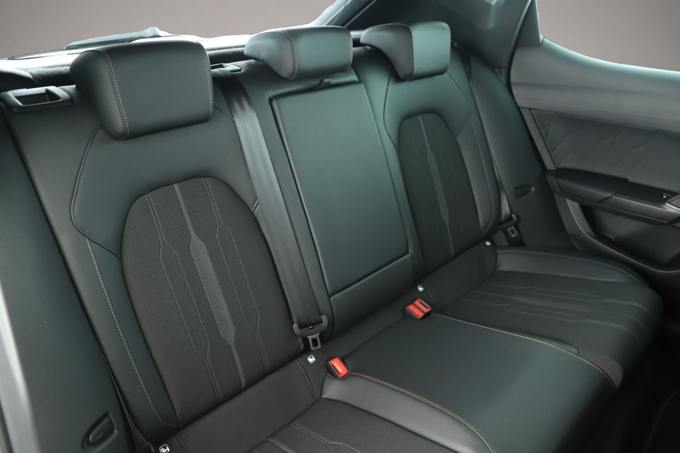 Bild 5 Cupra Leon 1.5 eTSI DSG ACC/Parklenkassist/Connect/Nav