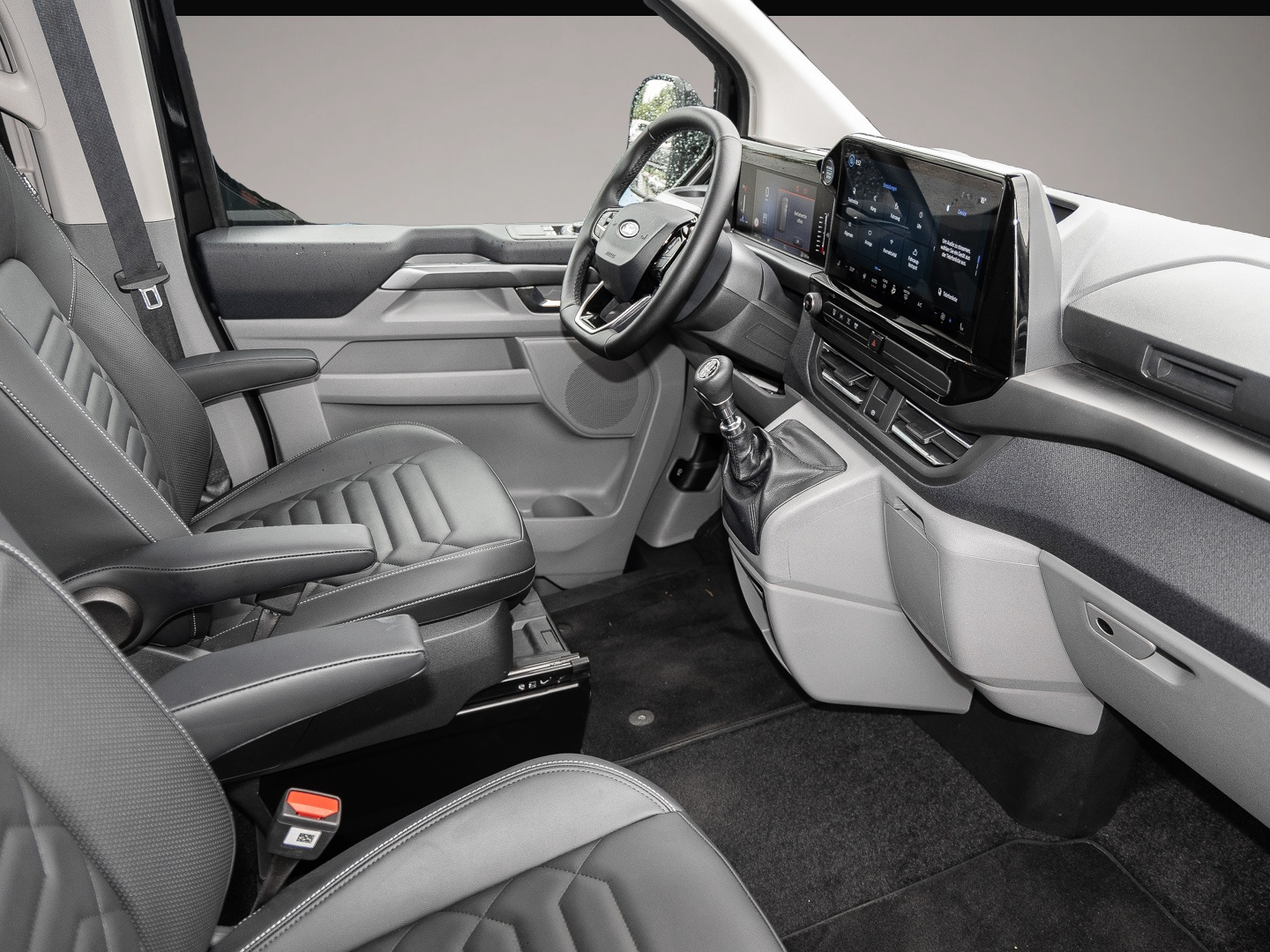 Bild 3 Ford Tourneo Custom 320L1 Titanium 2.0 150PS Standh.