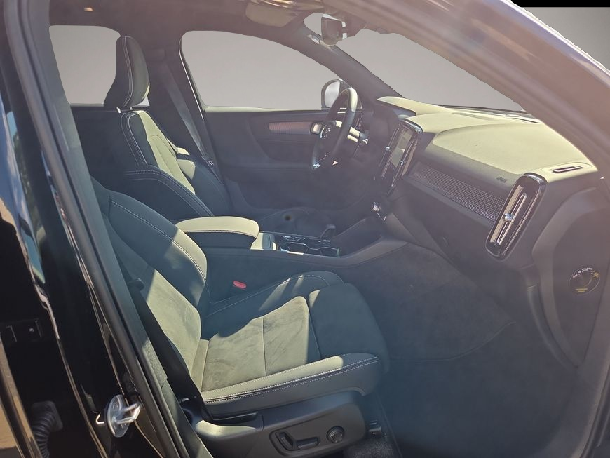 Fotografie 8 des Volvo XC40 B3 B DKG Ultra Black Edition