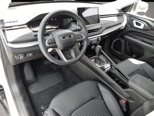 Bild 4 Jeep Compass Limited Mild-Hybrid Premium Park-Komfort