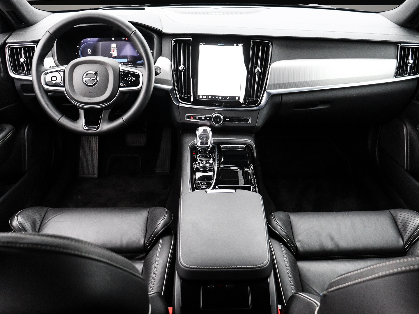 Bild 4 Volvo V90 Kombi Plus Dark Recharge Plug-In Hybrid AWD