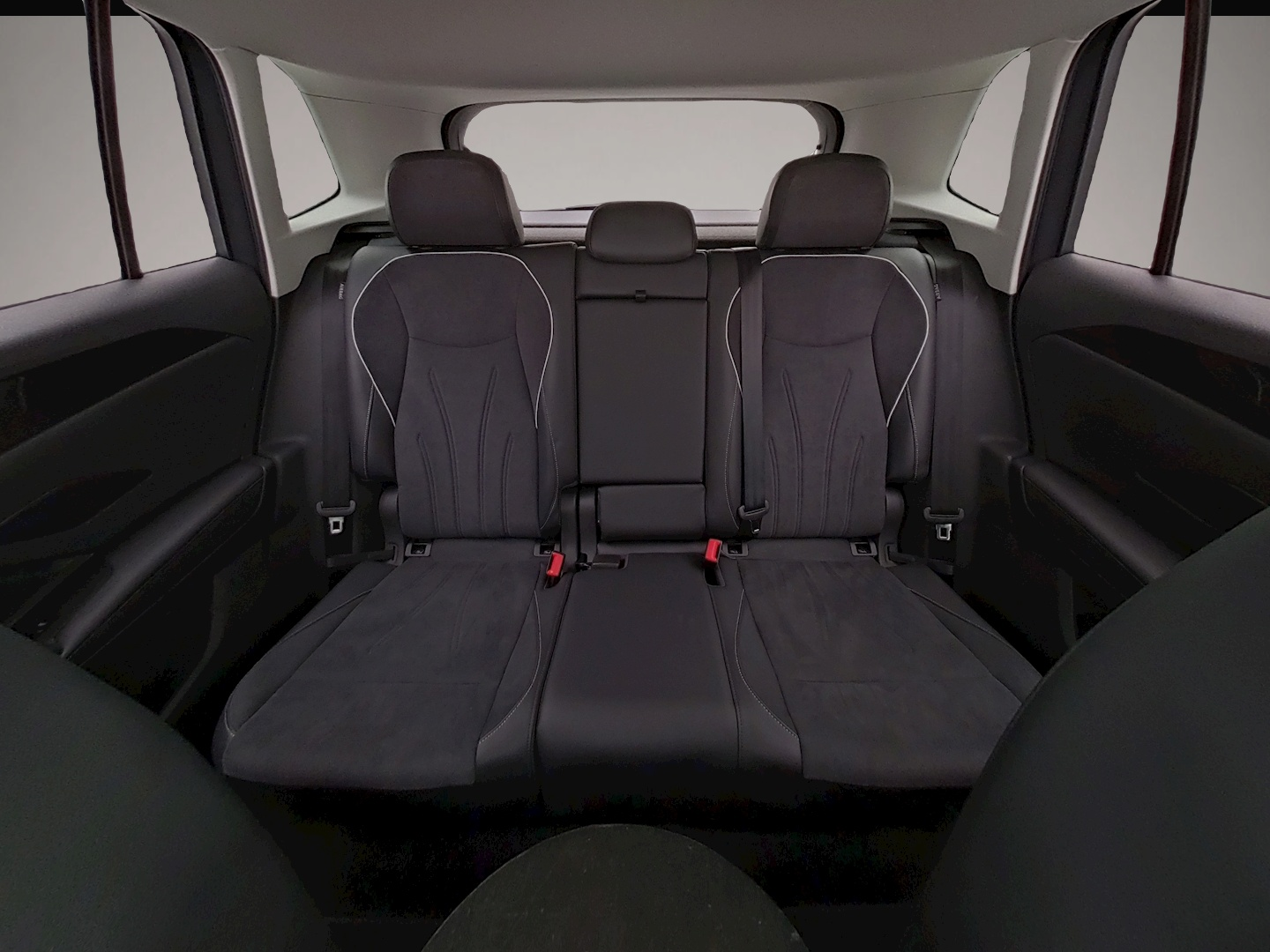 Bild 6 Volkswagen Tiguan 1.5 eTSI DSG Elegance AHK NAVI ALU19