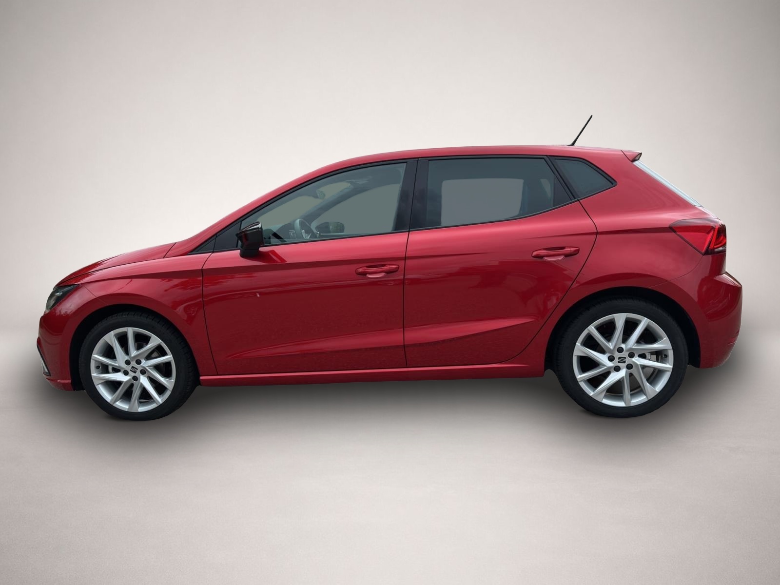 Bild 3 Seat Ibiza 1.0 TSI DSG FR AB185EUR NAVI ACC REAR VIEW