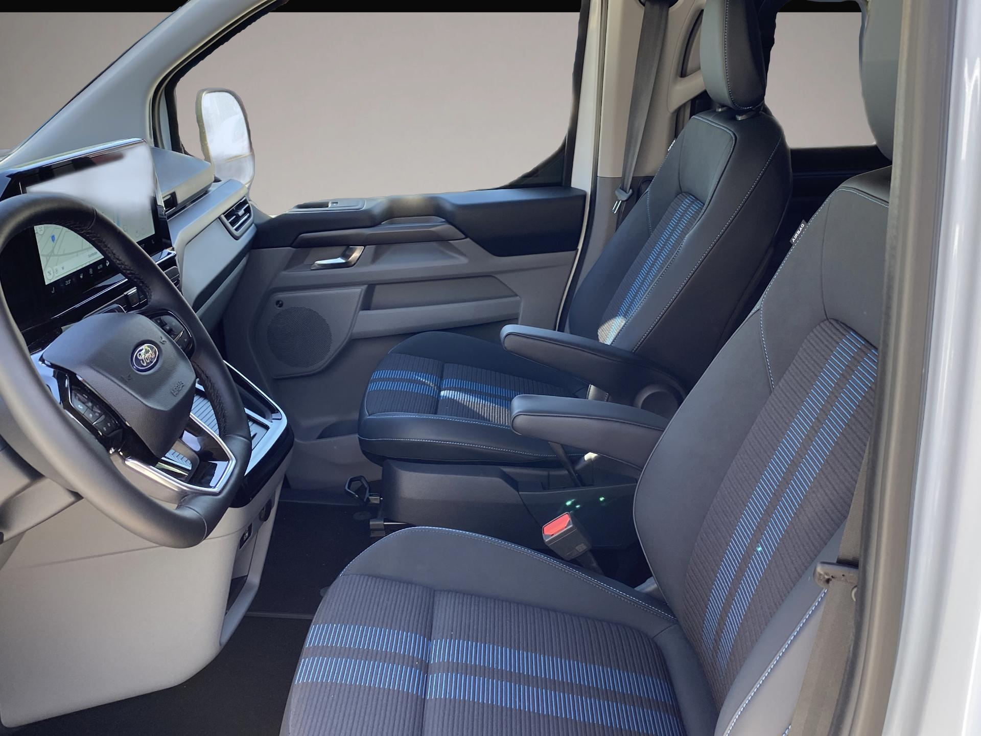 Bild 7 Ford Tourneo Custom Sport AWD L1 Sportpaket Navi LED