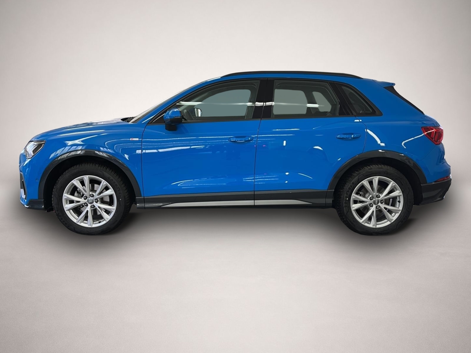 Fotografie 3 des Audi Q3 35 TFSI s-tronic AB347EUR S line AHK MATRIX A