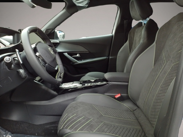 Bild 7 Peugeot 2008 Hybrid 145 GT El. Panodach Navi Leder Massa