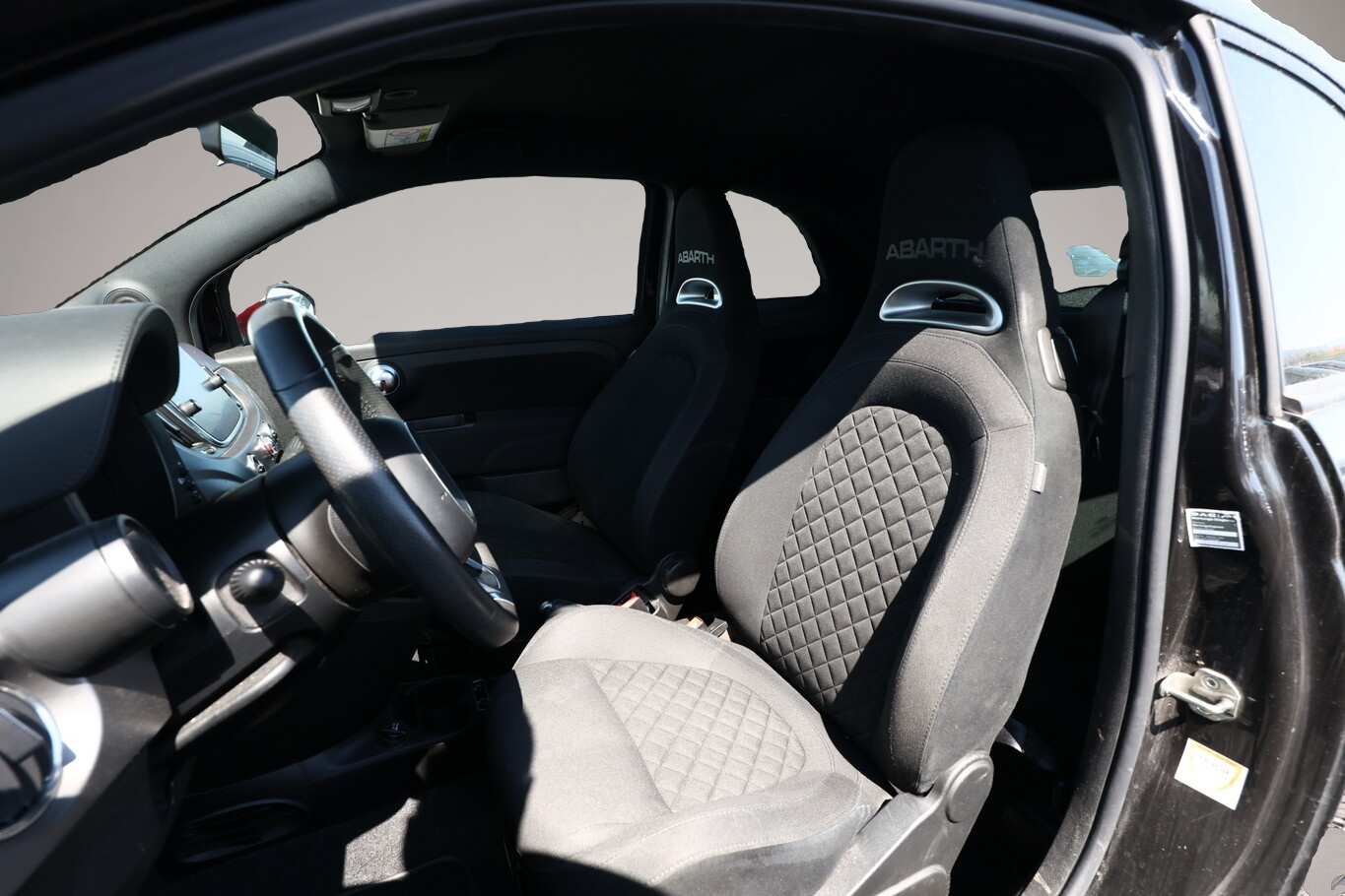 Fotografie 6 des Abarth 595 1.4 T-Jet 160 Pista Klimaaut PDC 17Z