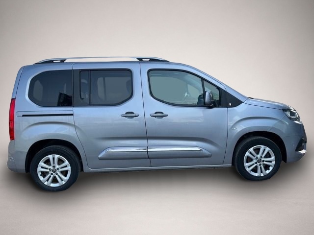 Fotografie 6 des Toyota Proace City Verso 1.2 L1 Team Deutschland Pano,T
