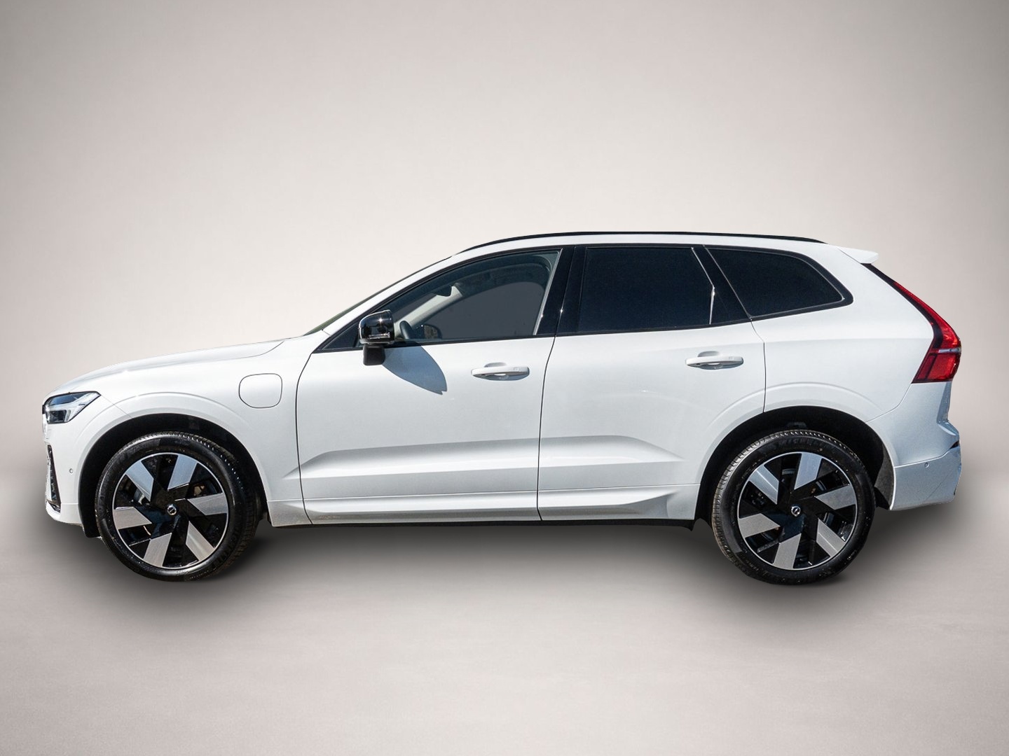 Bild 4 Volvo XC60 T8 AWD Plus Dark 360 4xSHZ ACC AUT EL.HECK