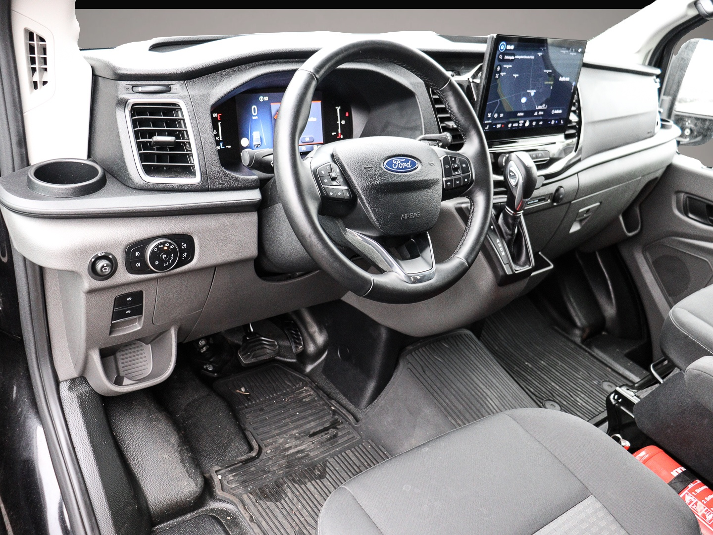 Fotografie 3 des Ford Transit Bus 410 L3 11 Sitze Limited AHK Navi 360