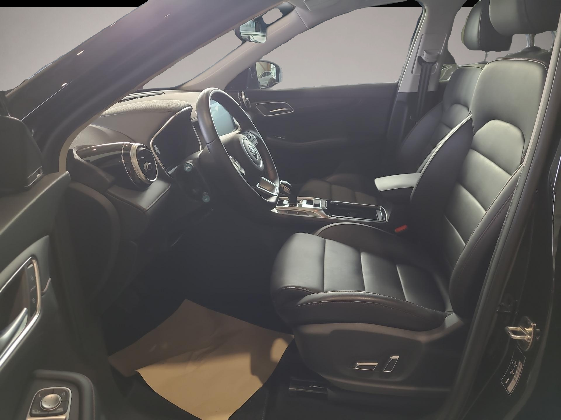 Fotografie des MG HS Comfort Bluetooth Navi Klima Einparkhilfe