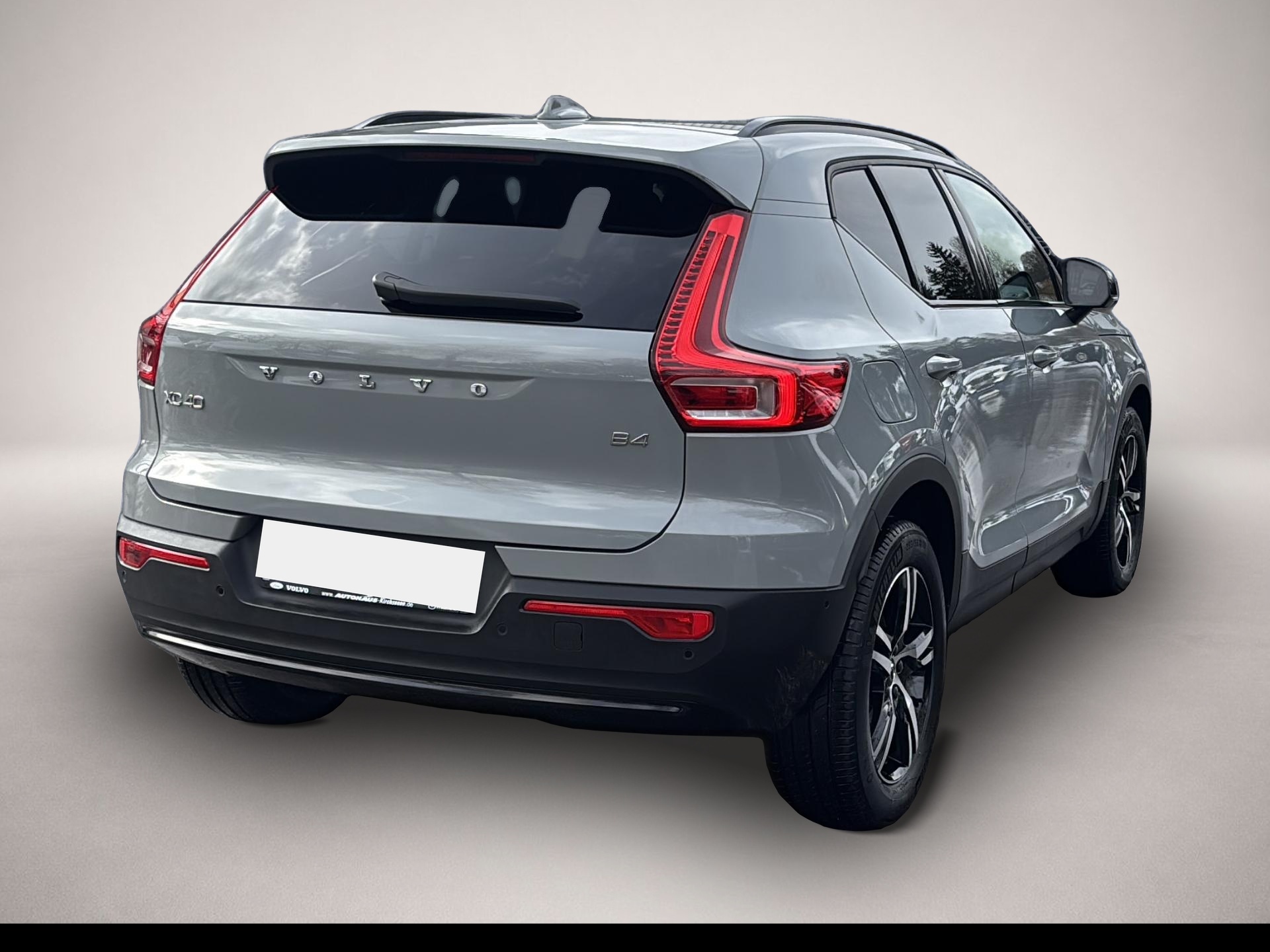 Volvo XC40 XC40 B4 (Benzin) Plus Dark 2WD Automatik Bluetoo - Thumbnail 3