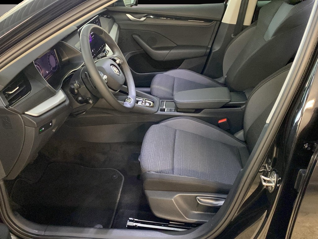 Bild 3 Skoda Octavia Combi 2.0 TDI DSG Selection Facelift*Nav