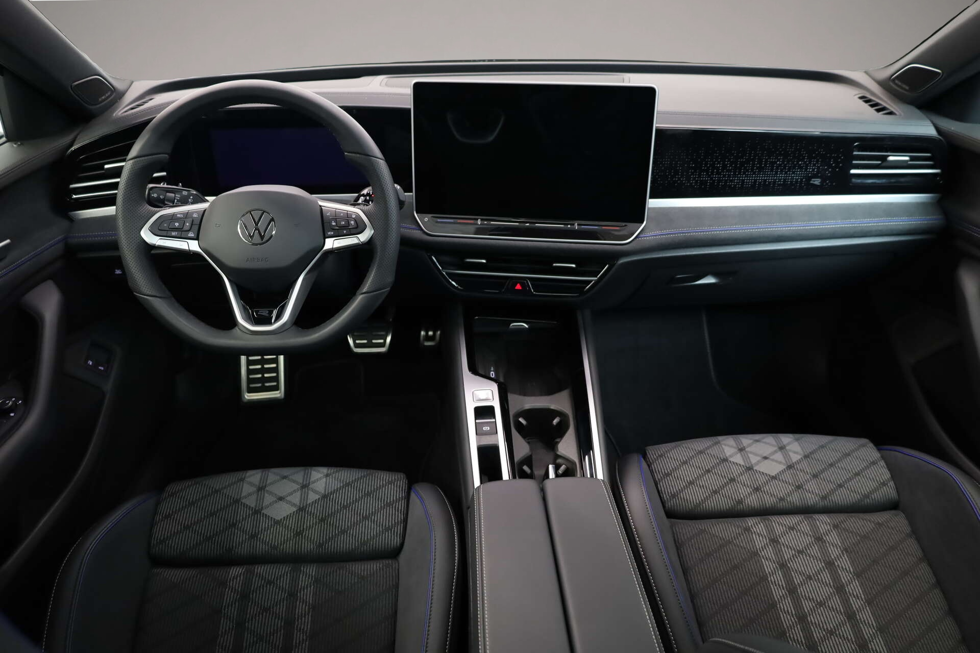 Bild 5 Volkswagen Passat 1.5 eHybrid OPF R-Line Black Style