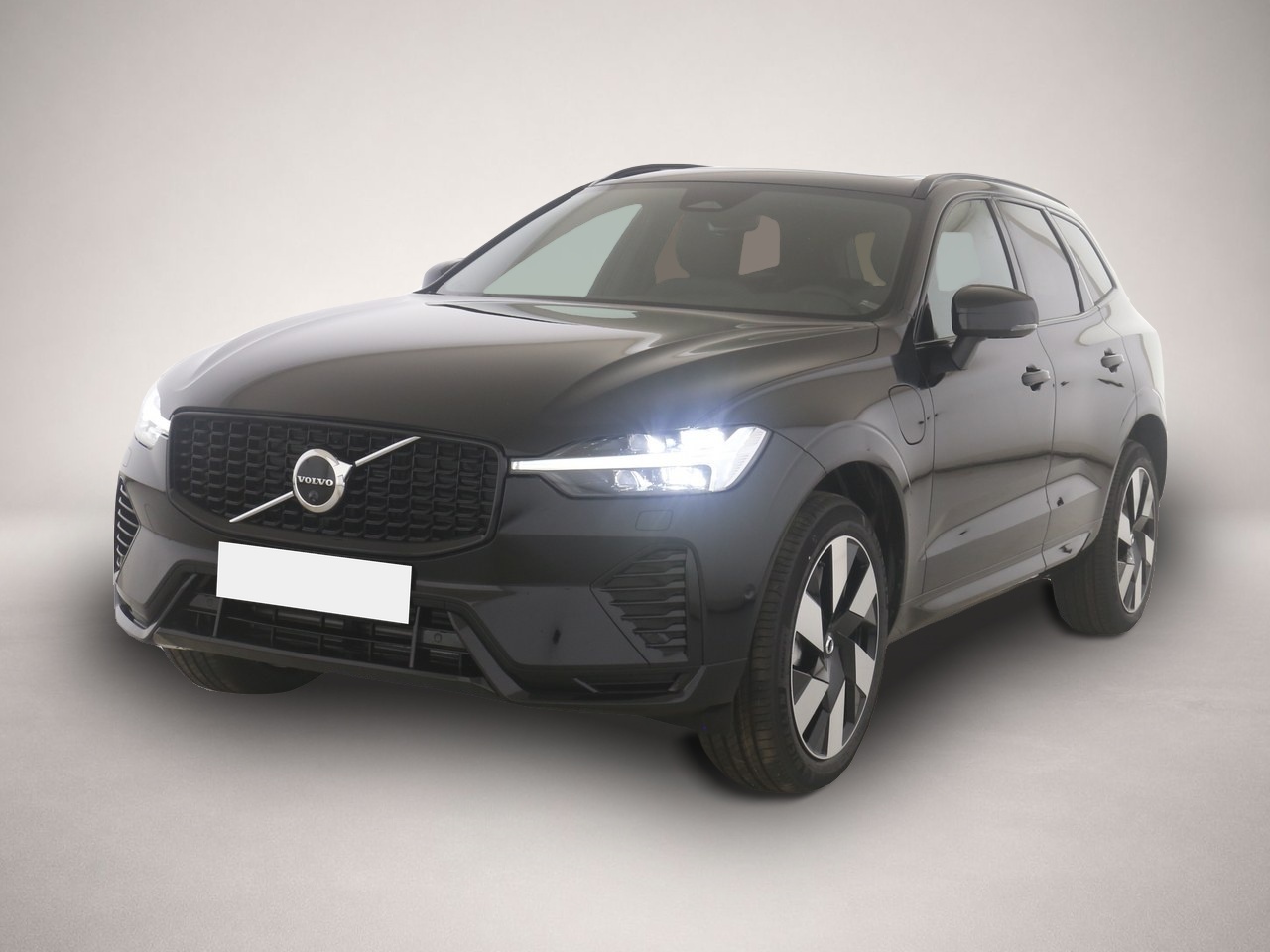 Fotografie Volvo XC60 Plus Dark Recharge Plug-In Hybrid AWD T8 Tw