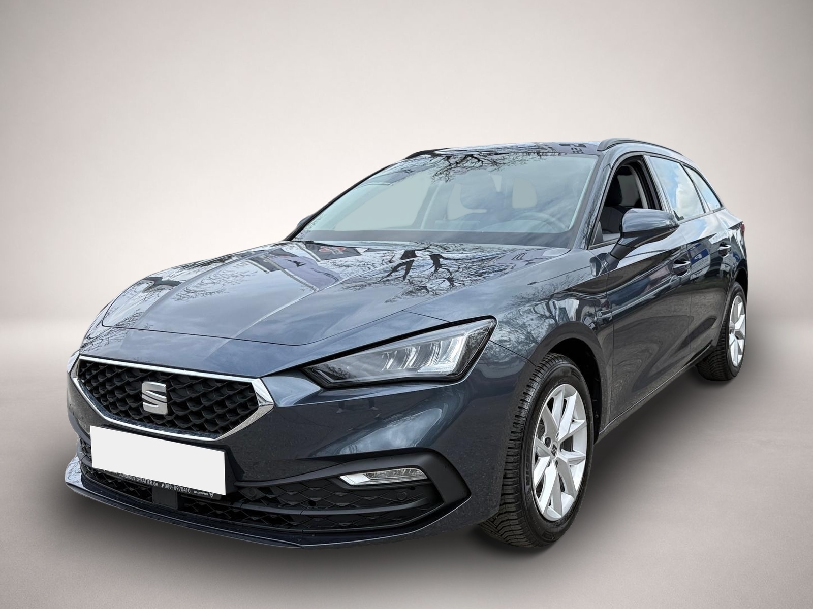 Fotografie Seat Leon Sportstourer 1.5 eTSI ACT DSG Style AHK ACC