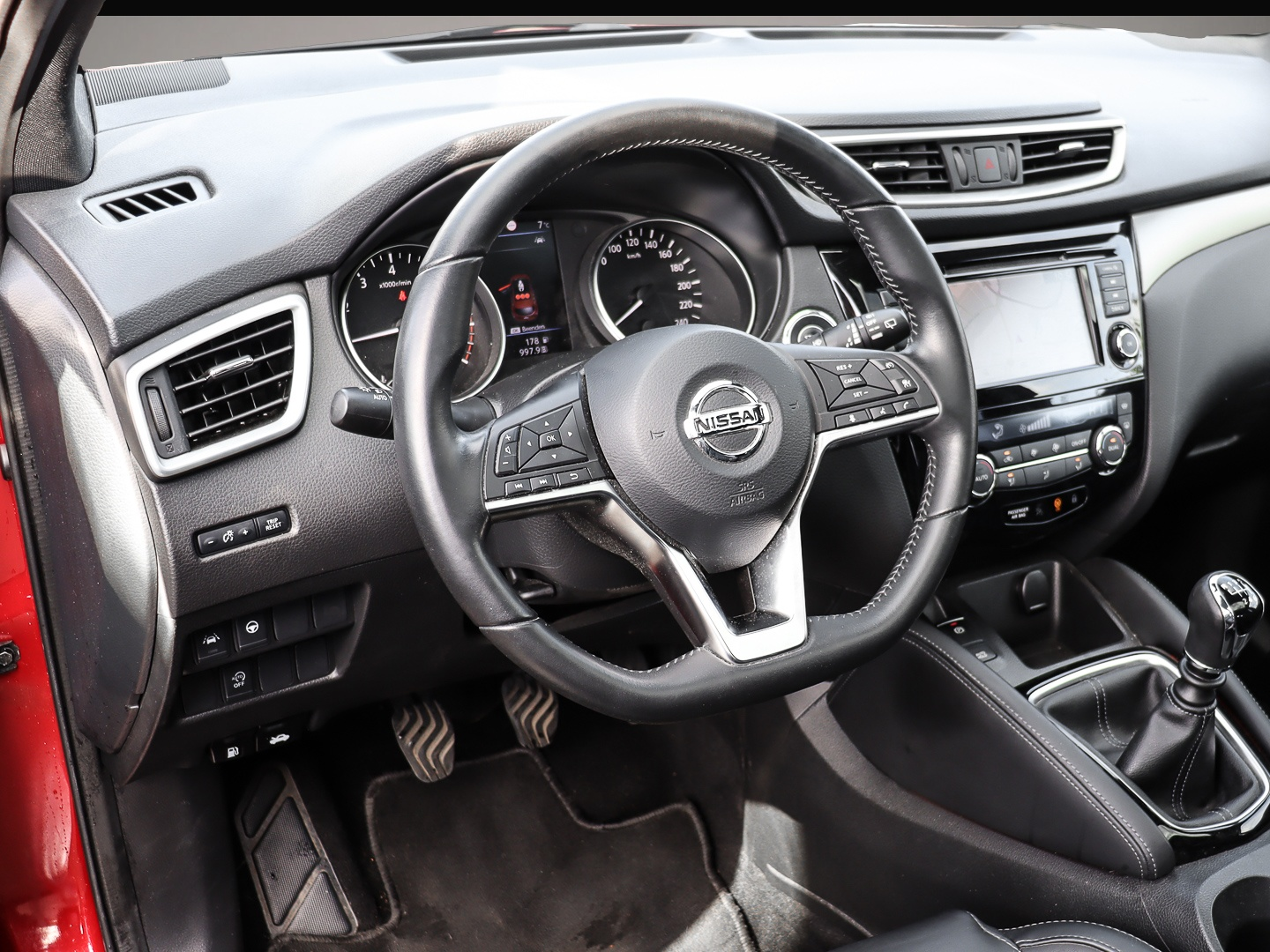 Bild 3 Nissan Qashqai Tekna+ 1.3 DIG-T EU6d-T Panorama Navi Le
