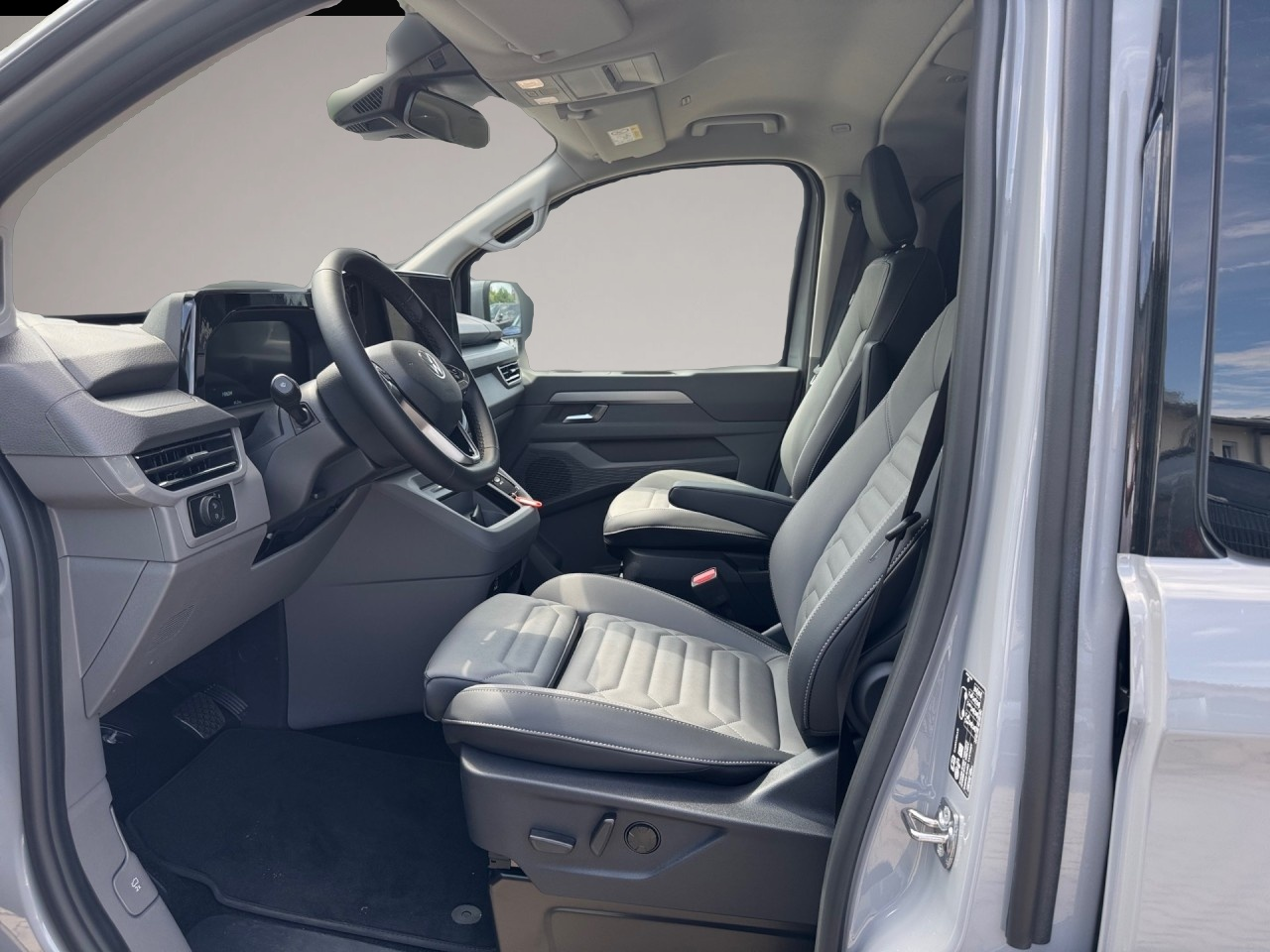 Bild 5 Volkswagen T7 Caravelle 2,0 TDI 4Motion DSG Style Kurz VOLL