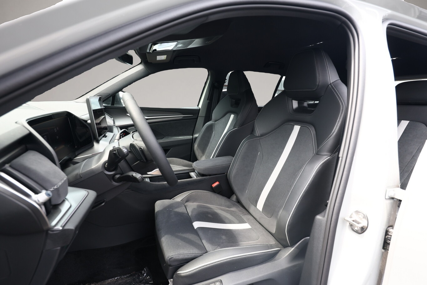 Bild 5 Skoda Kodiaq 4x4 Sportl AHK 7-S Matrix Nav Kessy ACC