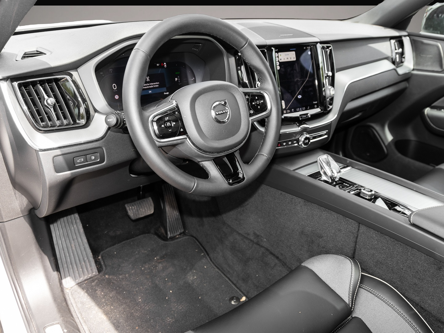 Bild 4 Volvo XC60 Plus Dark Recharge Plug-In Hybrid AWD T6 Tw