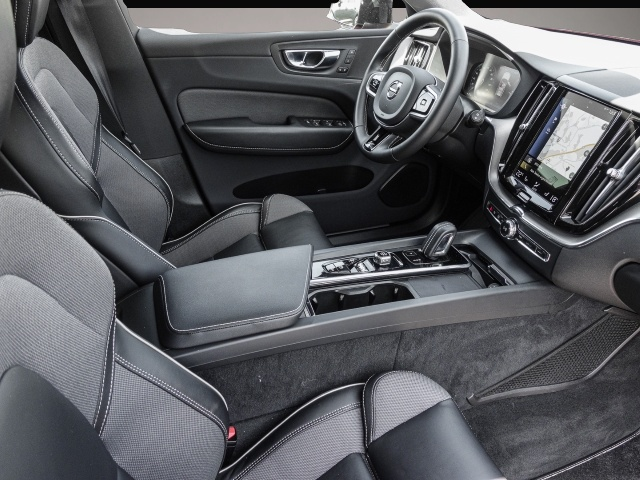 Bild 3 Volvo XC60 R Design Recharge Plug-In Hybrid AWD T8 Twi