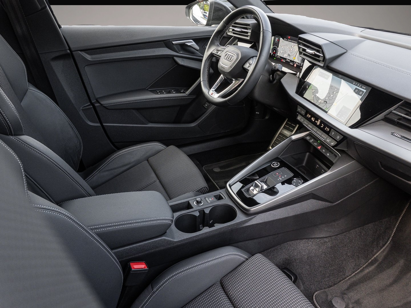 Bild 6 Audi A3 Sportback 40 TFSI e S tronic S Line Interieur